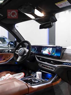 بی ئێم دەبڵیو X7